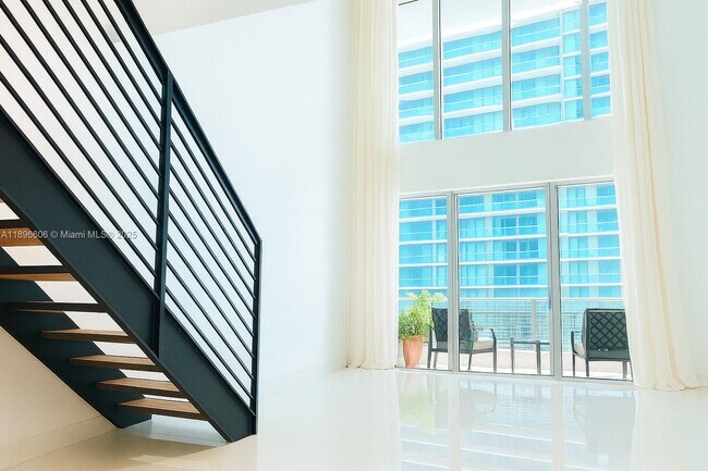 Building Photo - 60 SW 13th St