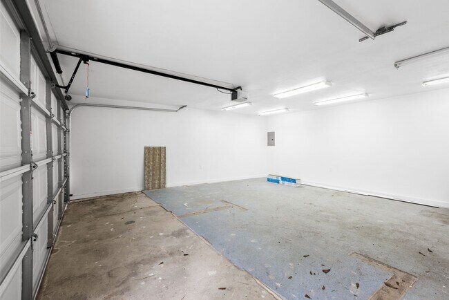 Building Photo - 15126 Forest Lodge Dr