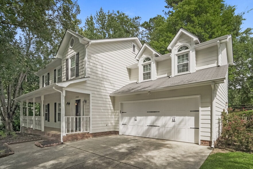 Building Photo - 2305 Whispering Spring Dr