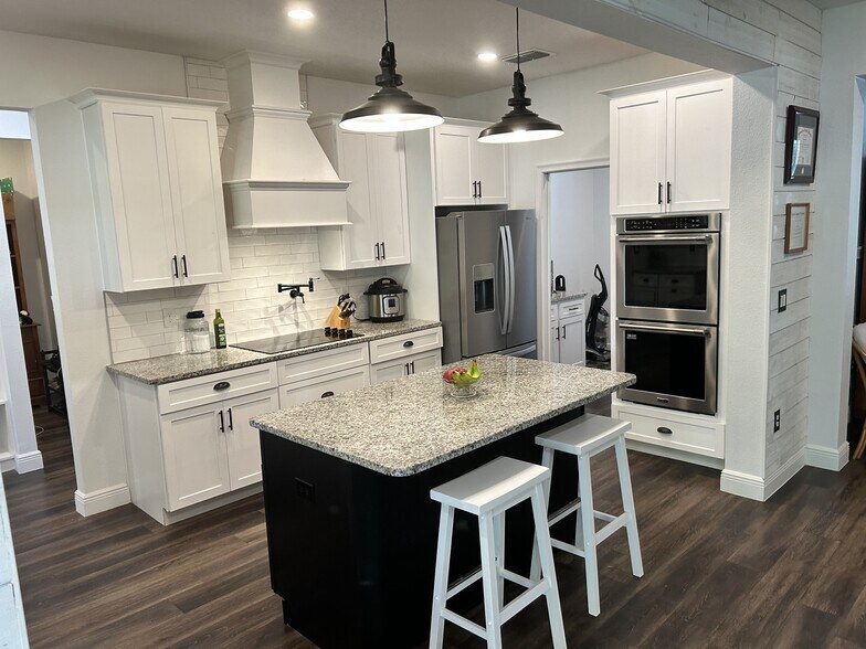 Building Photo - 223 Emmy Cv