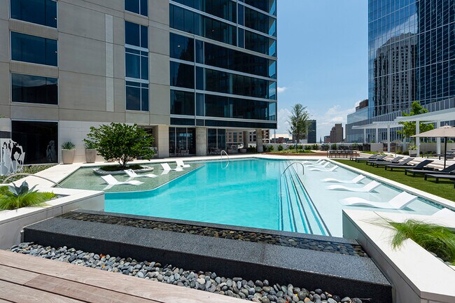 Building Photo - 2-Bedroom Haven: Luxury Living, Modern Con...