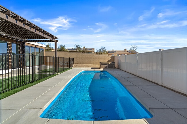 Building Photo - 13848 Scenic Crest Cir