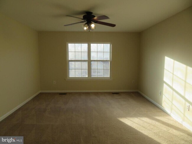 Building Photo - 3700 Bedford Dr