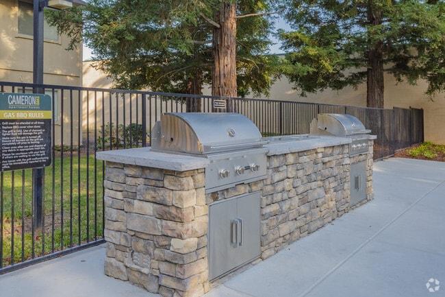 Building Photo - Cameron Oaks