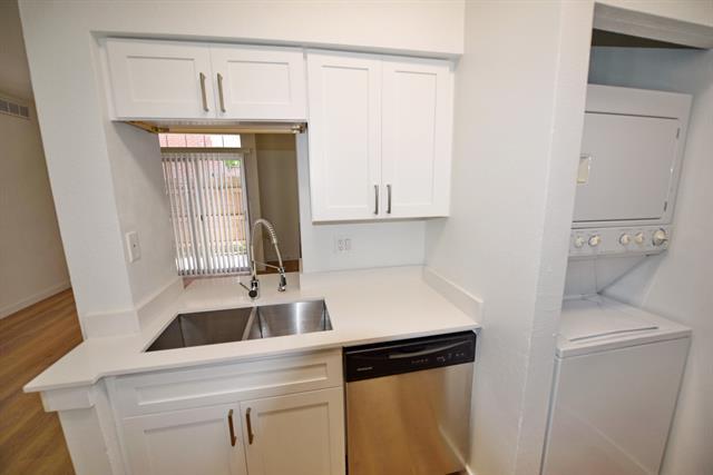 Building Photo - 3711 Cedarplaza Ln