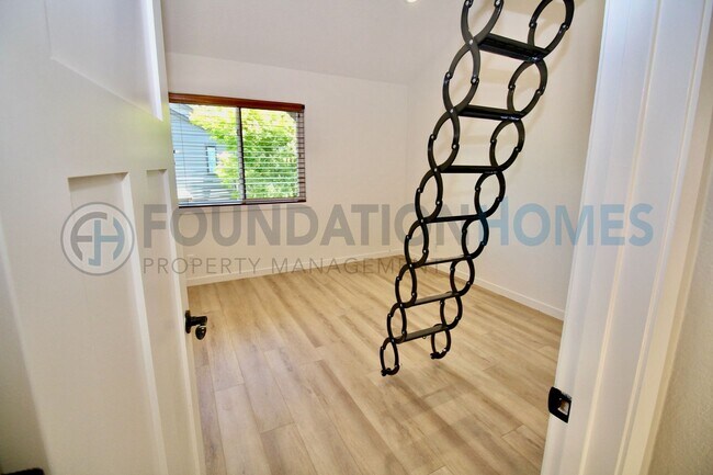 Building Photo - Renovated San Marin Townhouse | loft, A/C & 2-Car Garage - FOUNDATION