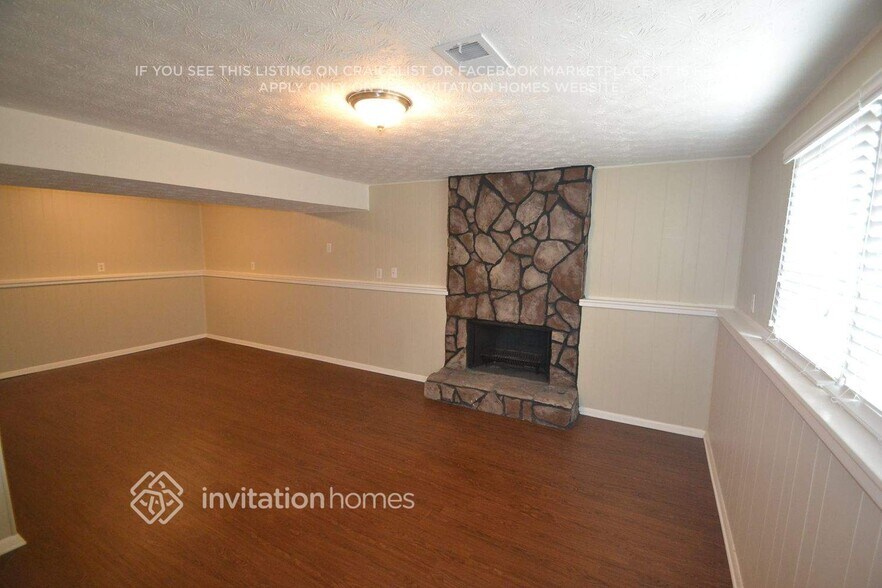 Building Photo - 2197 N Landing Way