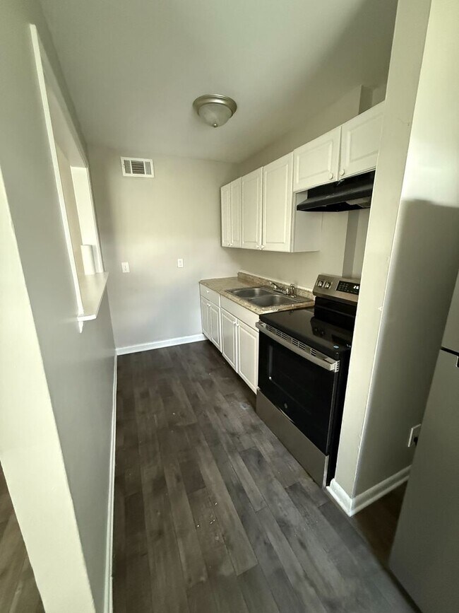 Building Photo - Cozy Greensboro Homes with Modern Amenitie...
