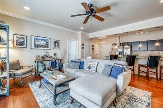 Building Photo - 3102 Kings Rd