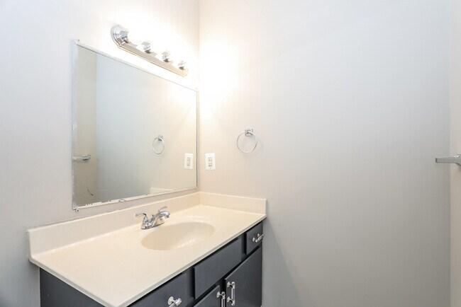 Building Photo - 3 Bedroom 2.5 bath in Nottingham MD