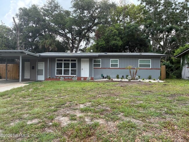 Building Photo - 1739 Cesery Blvd