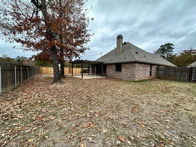 Building Photo - 1100 Bear Creek