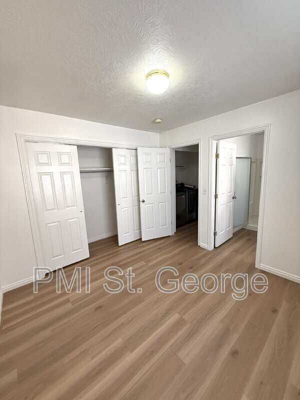 Building Photo - 2605 E 700 N