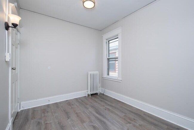 Building Photo - 433 Hamilton St
