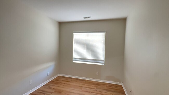 Building Photo - Don’t miss this opportunity to make this wonderful Menifee home your next address!