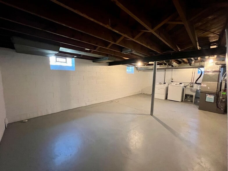 Building Photo - 20351 E Eight Mile Rd