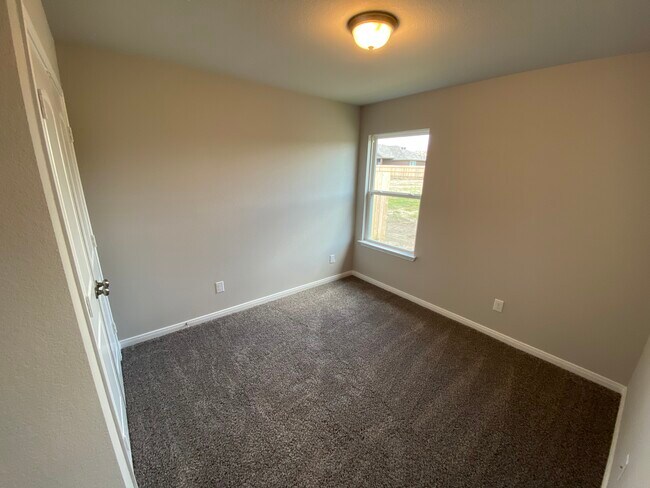 Building Photo - 3031 Dade Loop