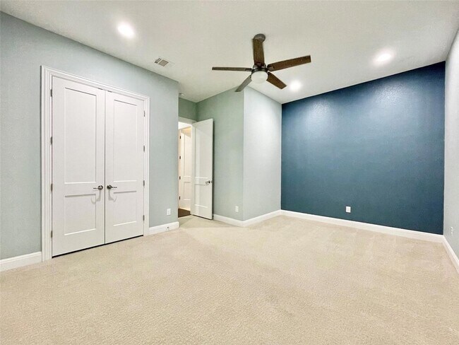 Building Photo - 3809 Mineral Dr