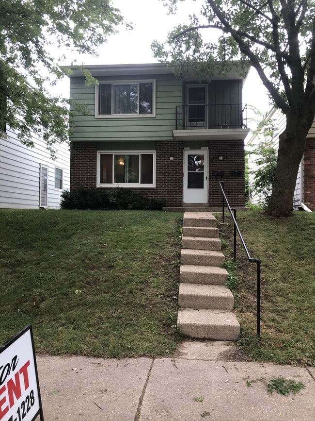 Building Photo - Bay View Duplex