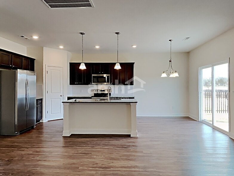 Building Photo - 4824 Chutney Dr