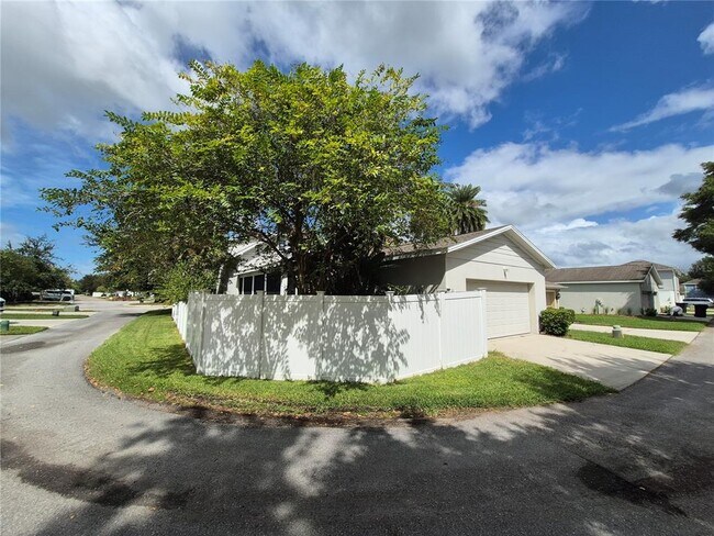 Building Photo - 3444 Cowart St