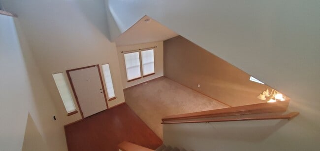 Building Photo - Covington 2 Story