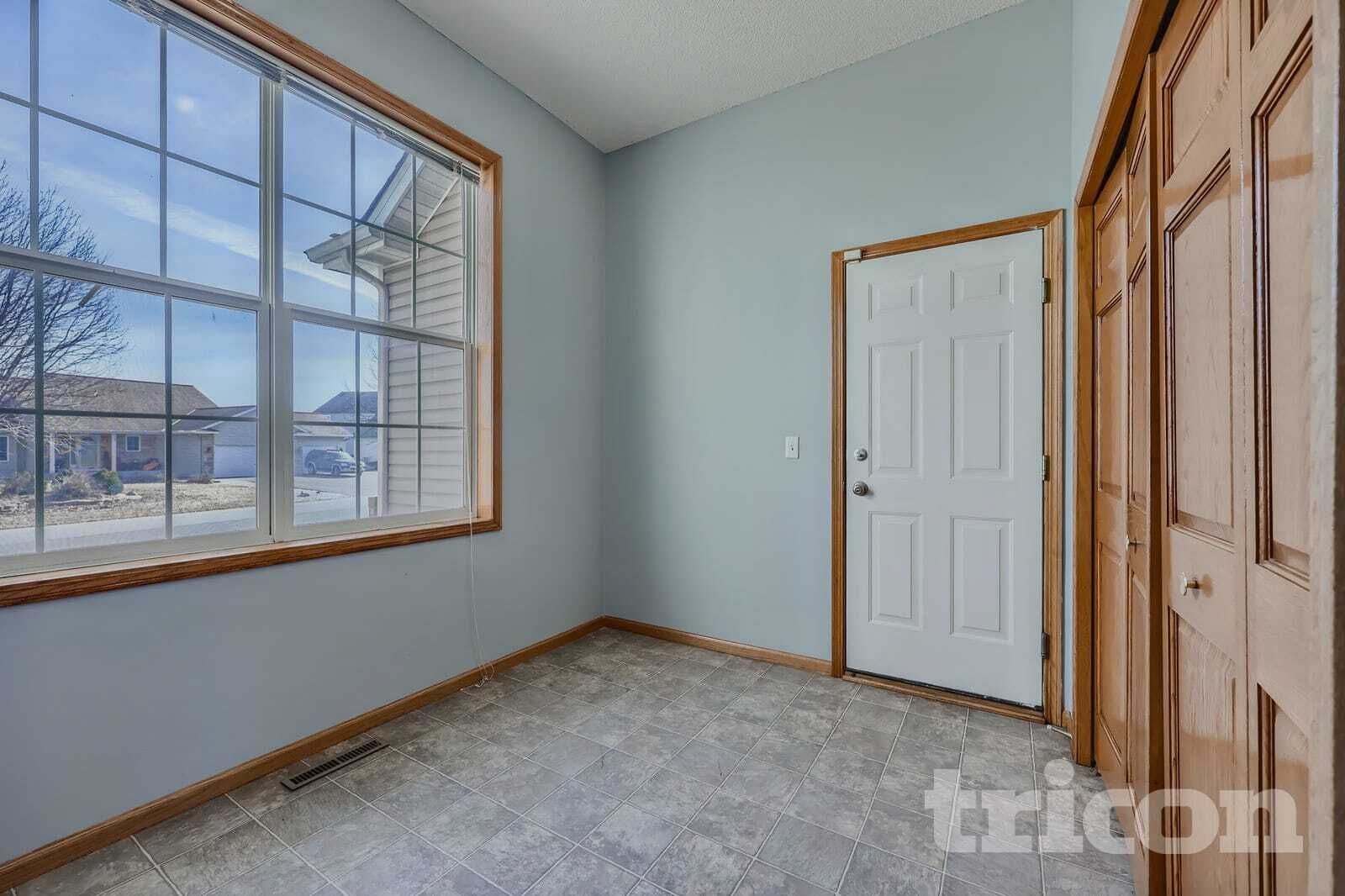 Building Photo - 4527 Mason Ave NE