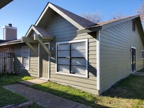 Building Photo - 7906 Falcon Ridge Dr