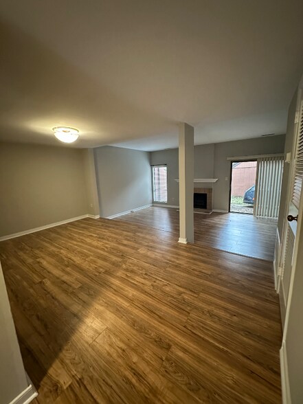 Building Photo - 11705 S Briar Patch Dr