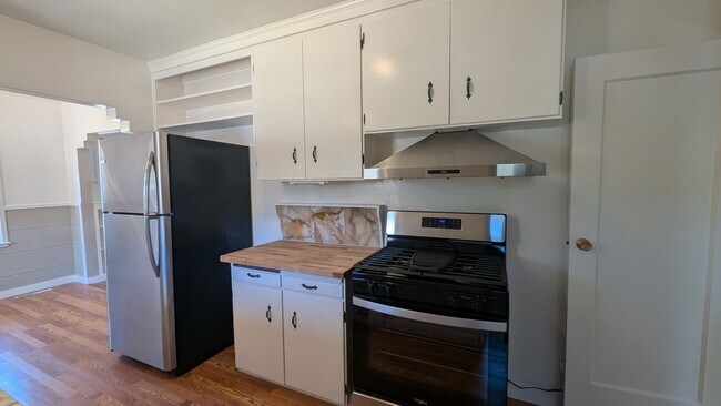 Building Photo - Pacific Grove Cottage with Classic Character