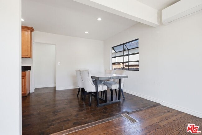 Building Photo - 9741 Alcott St