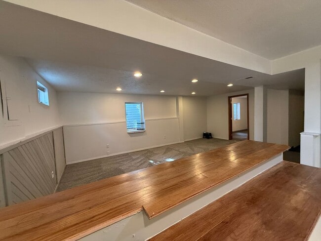 Building Photo - Cozy 4BR Home with Extra Space & Outdoor C...