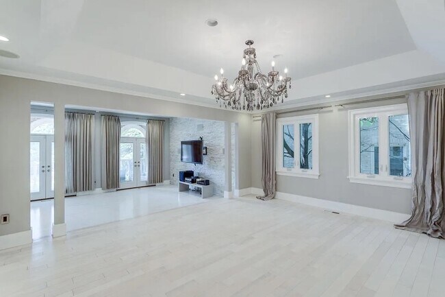 Building Photo - 4611 Charleston Terrace NW