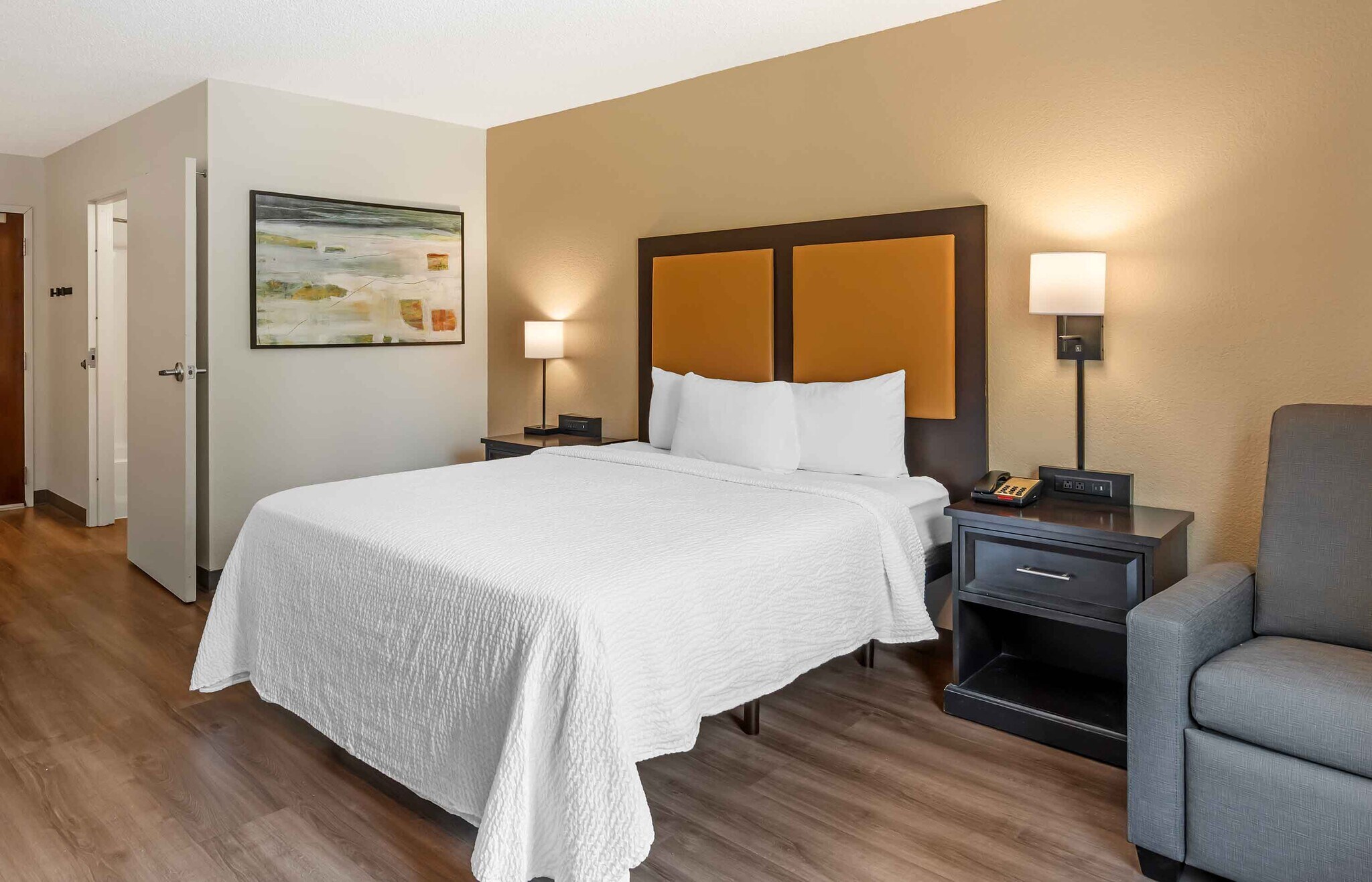 Building Photo - Furnished Studio-Tampa - Airport - Spruce Street