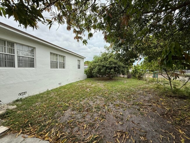 Building Photo - 1125 NW 144th St