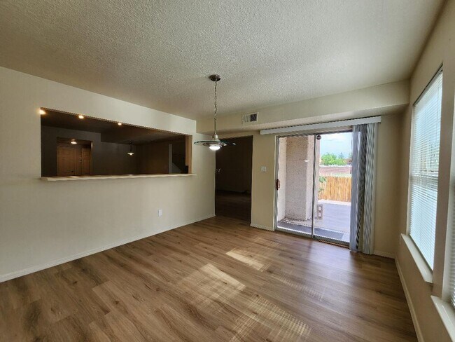 Building Photo - 4044 Painted Pony Cir