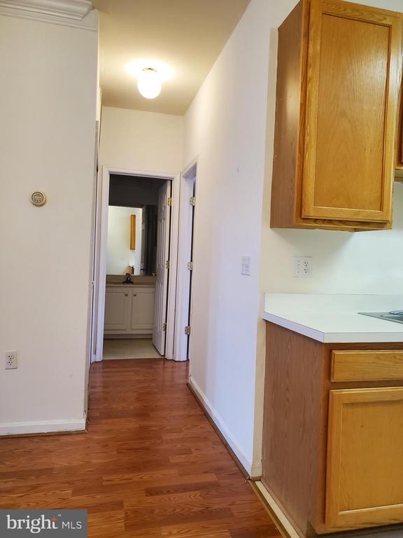 Building Photo - 420 Main St