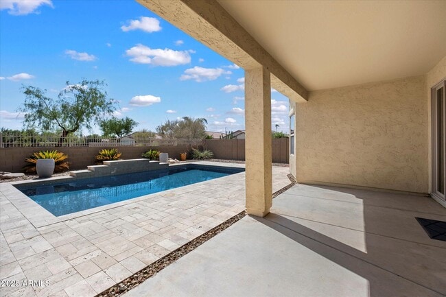 Building Photo - 949 E Indian Wells Pl
