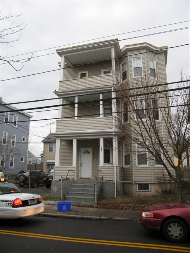 Building Photo - 196 Sherman St