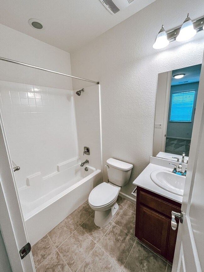Building Photo - Upgraded Dublin Townhome near Emerald Park Elementary