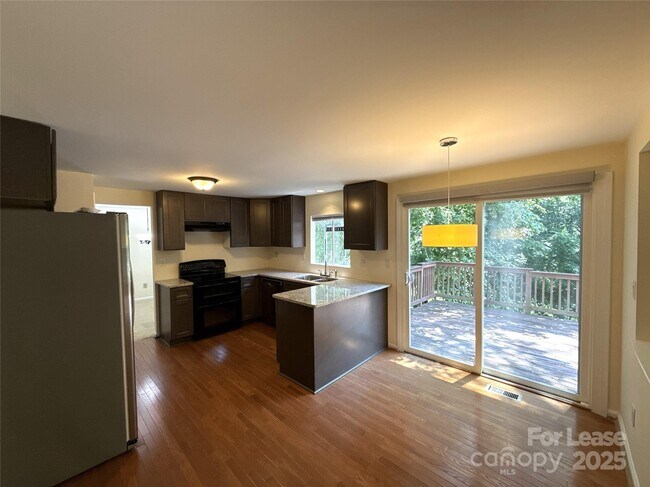 Building Photo - 6616 Wannamaker Ln