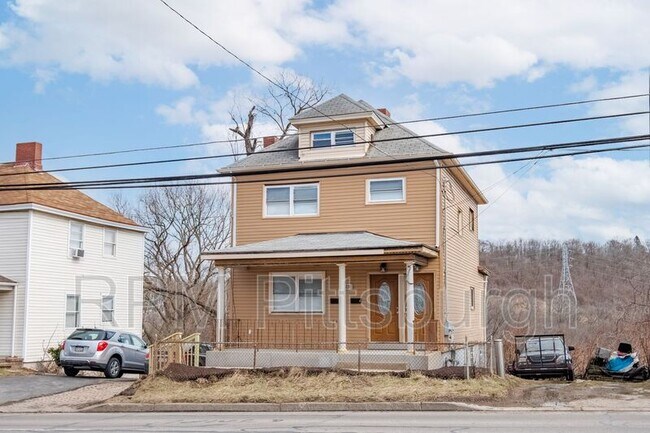 Primary Photo - 1228 Washington Pike