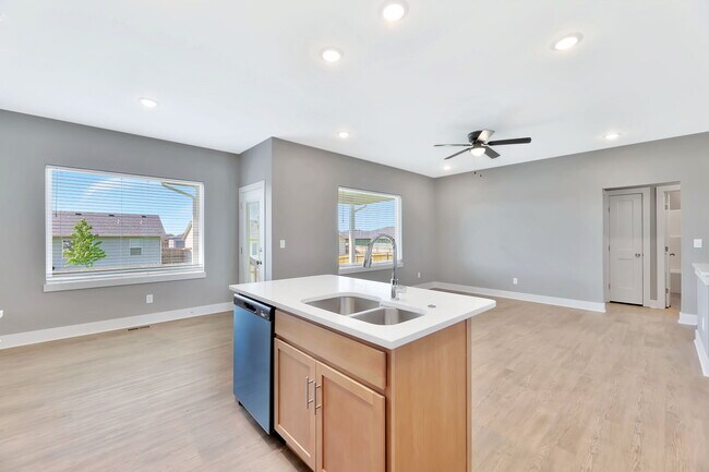 Building Photo - 969 W Long Path Ct