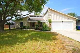 Building Photo - Gorgeous home available in great neighborhood. Realtor Commission: $500