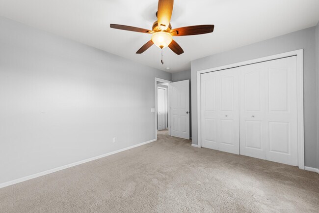 Building Photo - 47643 Ashford Dr S