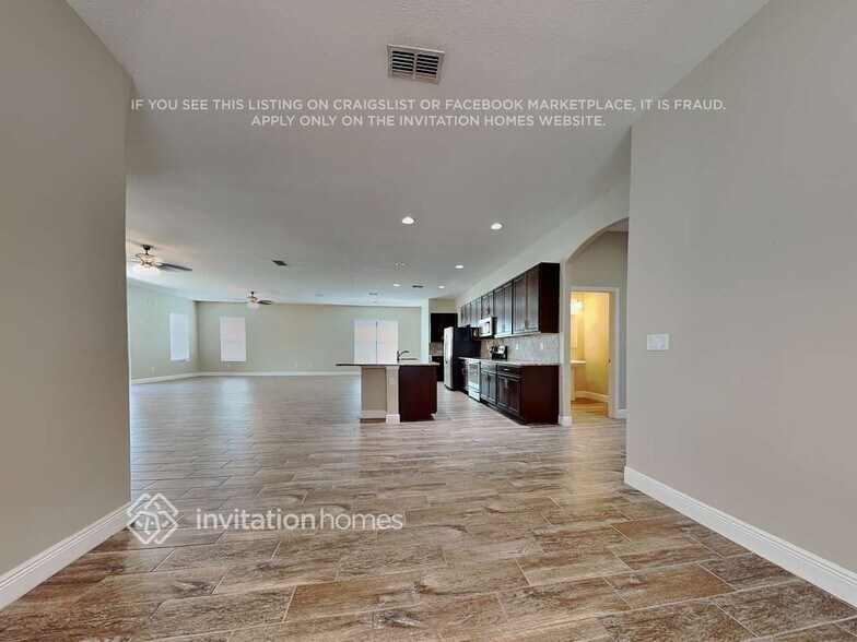 Building Photo - 1892 Tonka Terrace