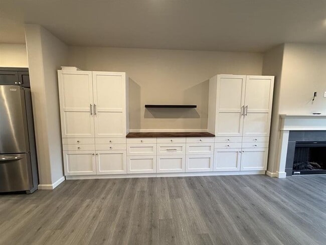 Building Photo - 14233 SW 169th Ave