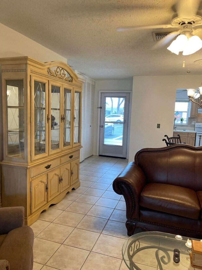 Building Photo - 2731 Emory Dr W