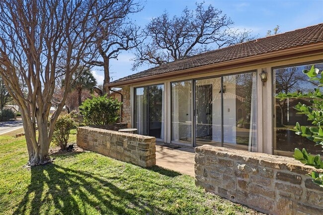 Building Photo - 100 Bay Point Dr