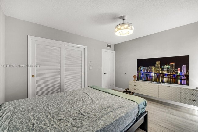 Building Photo - 5601 White Cedar Ln